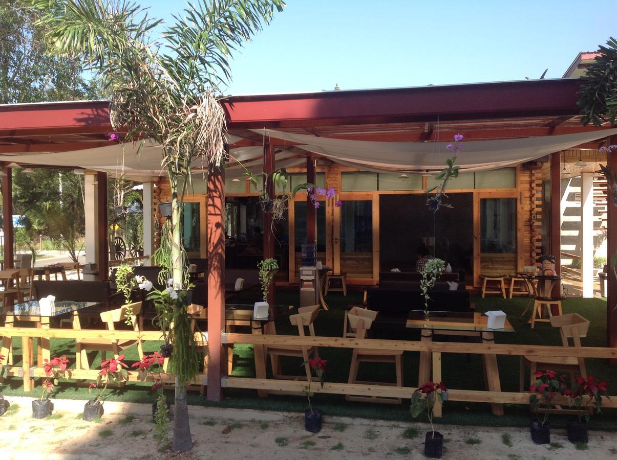 Check In And Chill Out Hotell Ban Laem Sok Exteriör bild