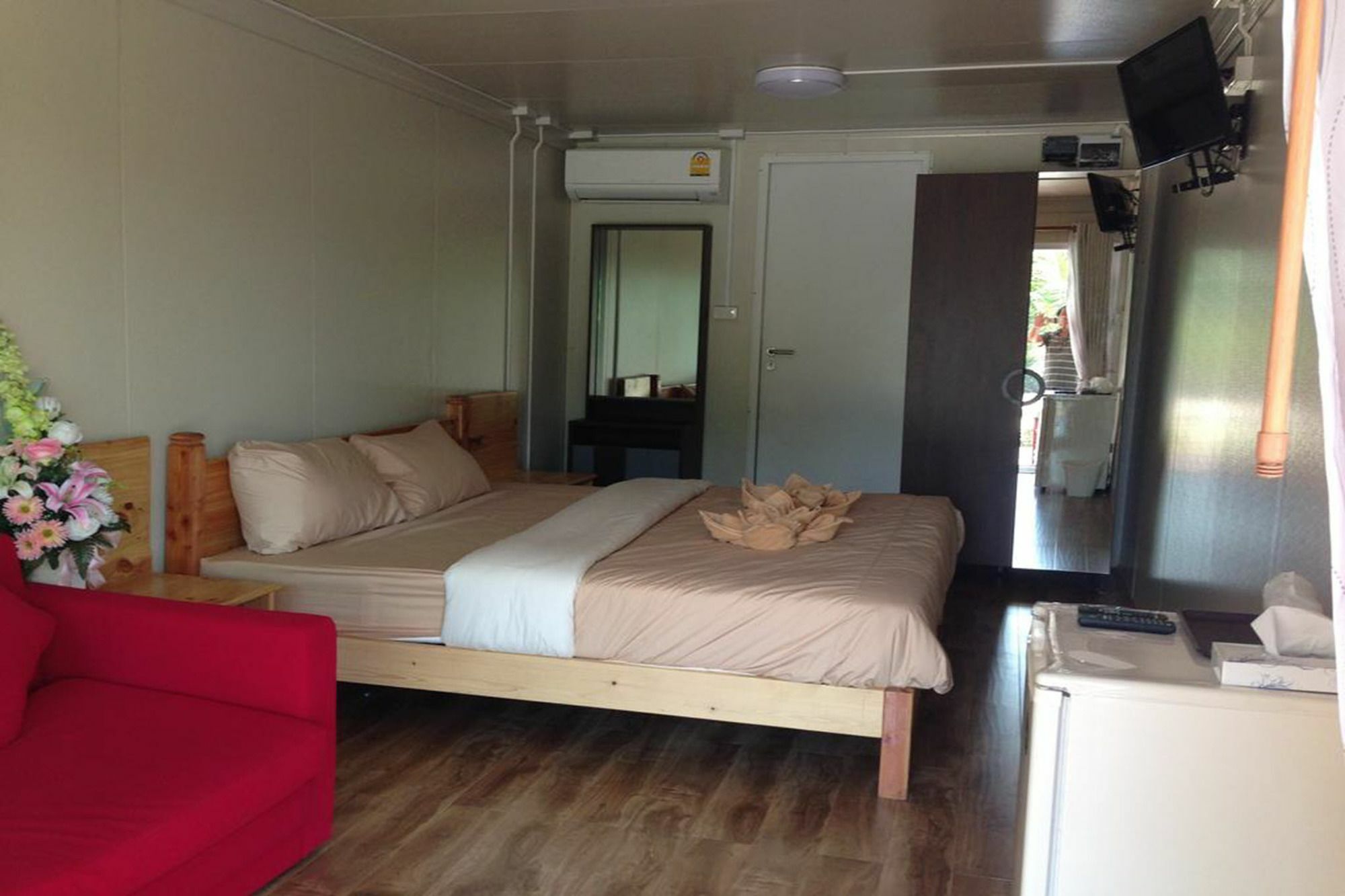 Check In And Chill Out Hotell Ban Laem Sok Exteriör bild
