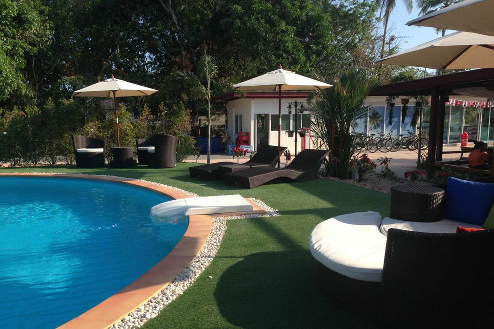 Check In And Chill Out Hotell Ban Laem Sok Exteriör bild